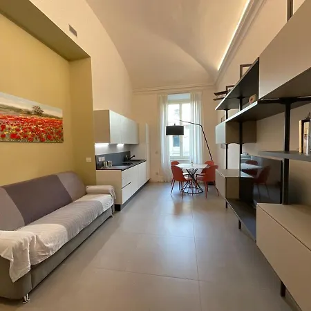 Elegant In Downtown דירה