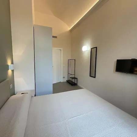 Elegant In Downtown * トリノ