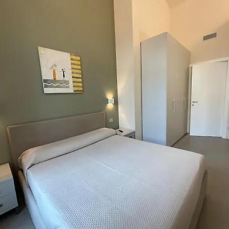 Elegant In Downtown トリノ