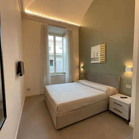 Elegant In Downtown * トリノ